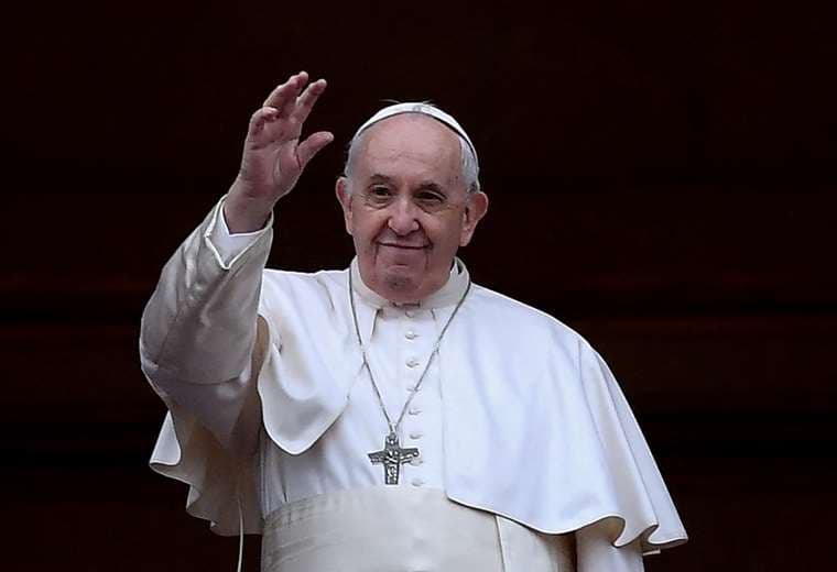 Papa pide mesura ante situación "cada vez más preocupante" en Ucrania