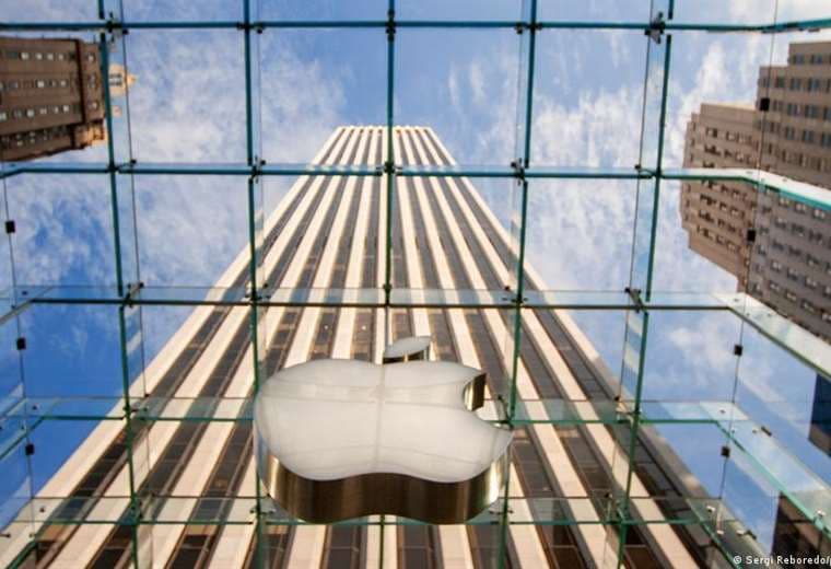 Apple cierra tiendas en Nueva York ante repunte de COVID-19