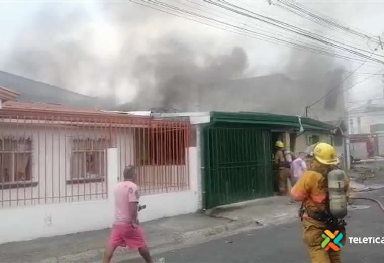 Un muerto, heridos de gravedad y varias casas afectadas deja explosión por pólvora en Cartago