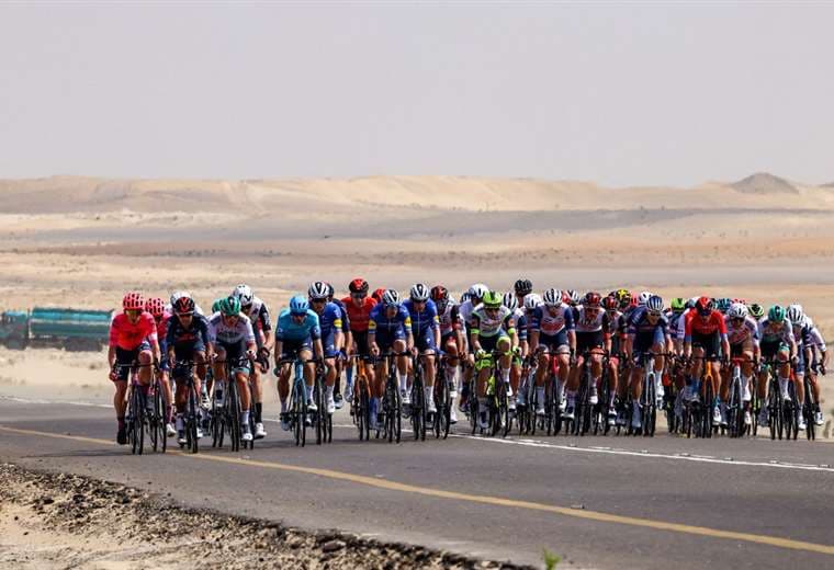 Amador ingresó en pelotón principal de sexta etapa de Vuelta a Emiratos