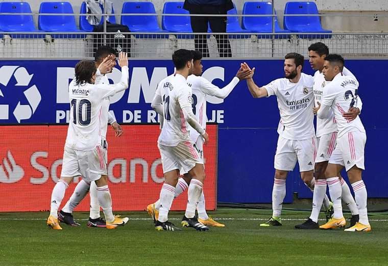 Real Madrid remonta en Huesca y se coloca segundo provisional