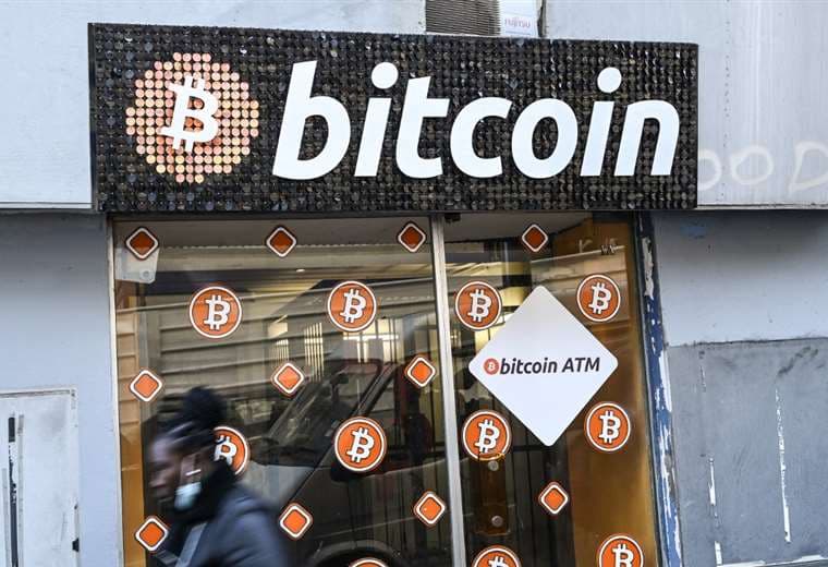 Valor del bitcóin supera los $50.000 por primera vez desde mayo