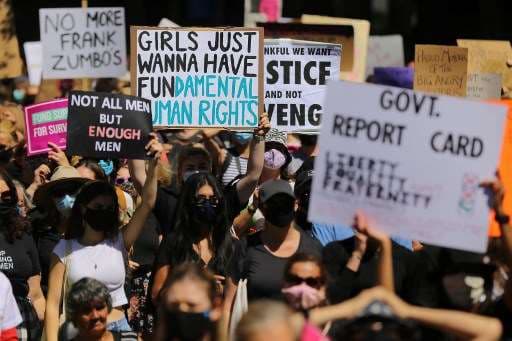 "¿Cuántas víctimas?", australianas protestan contra violencia sexual