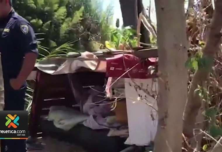 Vecinos destruyeron un búnker en el Parque de La Paz