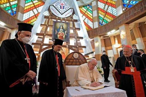 Papa Francisco parte de Irak tras visita histórica sin incidentes