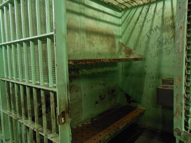 Hombre es condenado a 315 años cárcel por violar a su hijastra 21 veces