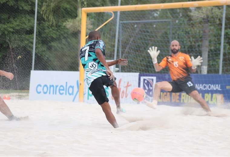 Alajuelita acabó con el invicto de Punta Leona en el fútbol playa