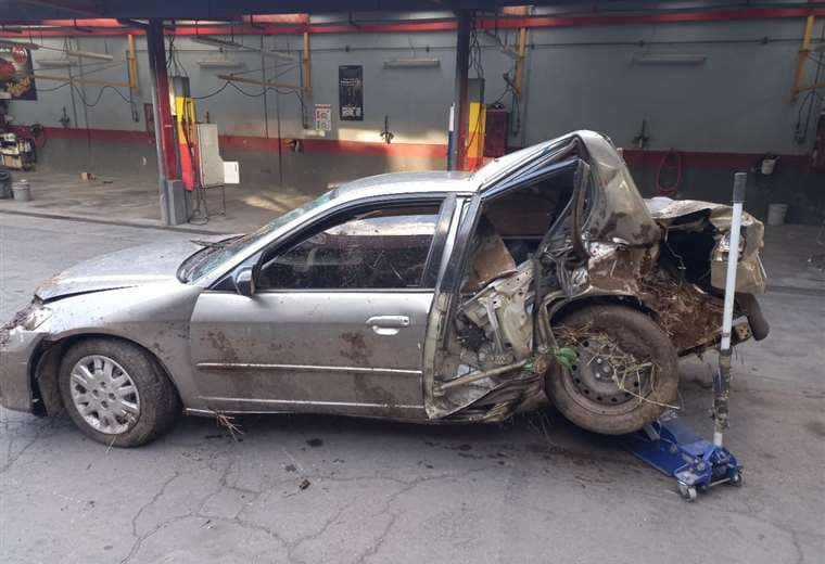 Hombre muere tras caer con carro a precipicio en Sarapiquí