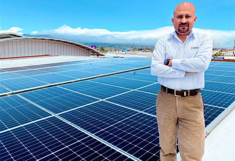 Comercio avanza a la sostenibilidad con paneles solares