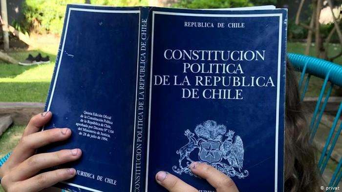 Chile concluye histórica elección para cambiar su Constitución