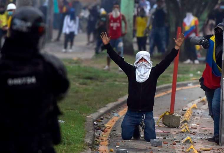 Crisis en Colombia suma más víctimas tras casi un mes de protestas 