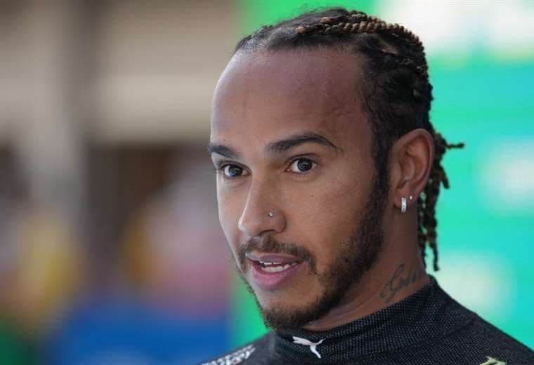 Piloto Lewis Hamilton regresa a las redes sociales