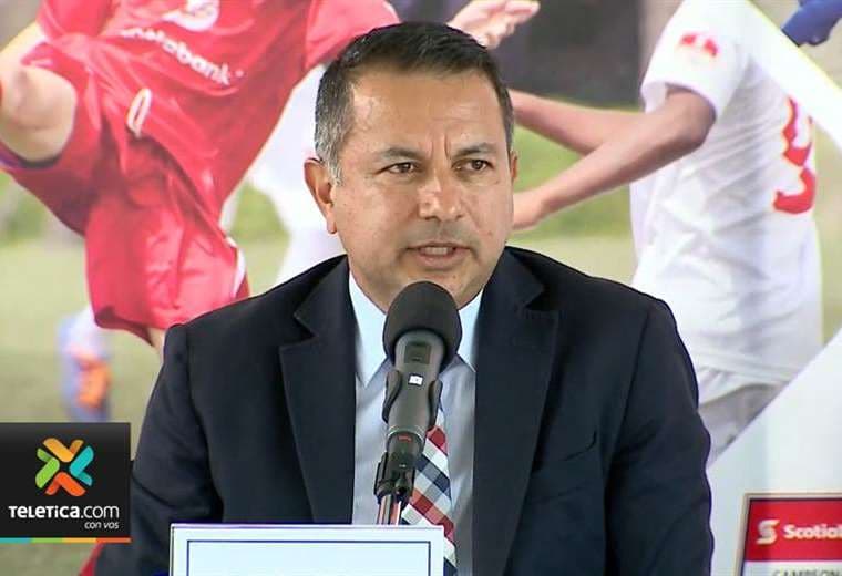 Villalobos: "El Mundial no lo necesita la Federación, sino el país”