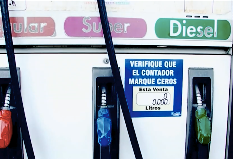 Proponen aumento de hasta ¢24 en combustibles en medio debut mundialista de La Sele