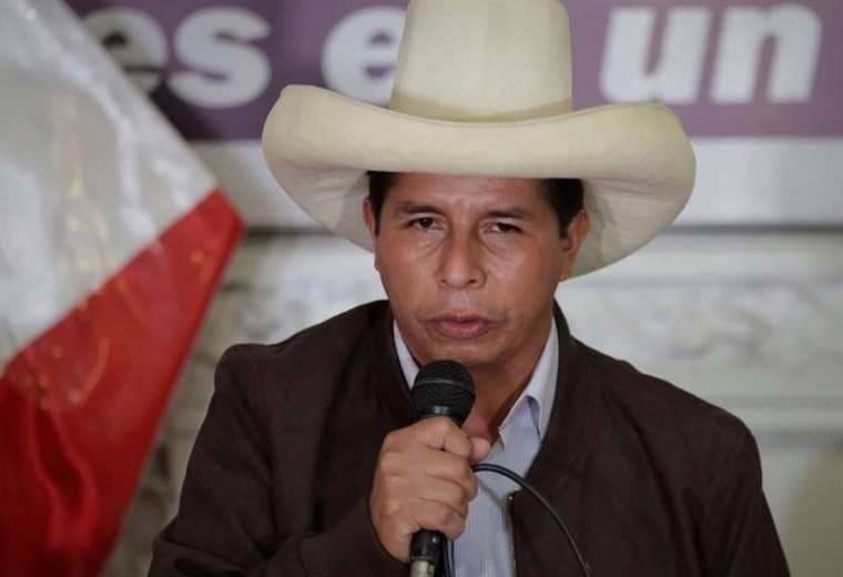 Elecciones en Perú: Castillo supera a Fujimori en la segunda vuelta de las presidenciales