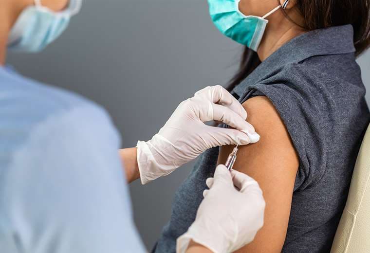 Caja niega que se pueda pedir prueba para asegurar que no se es alérgico a la vacuna contra COVID-19