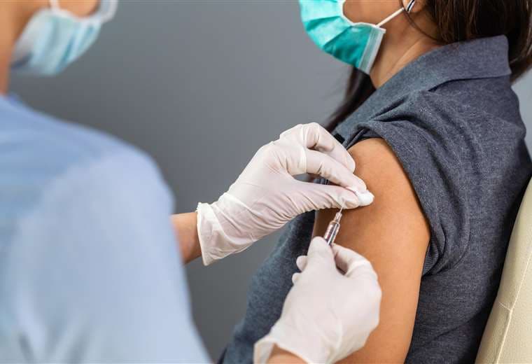 Jornada de vacunación de Heredia-Virilla convoca a población con factor de riesgo