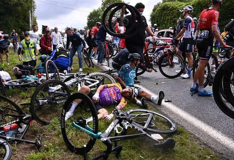 Detenida la espectadora del Tour de Francia que provocó caída múltiple