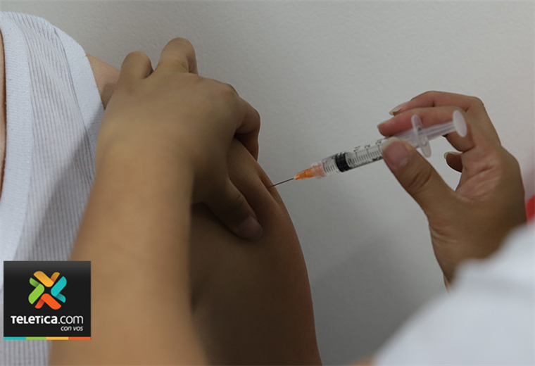 Instituciones públicas deberán informar sobre vacunación de su personal el 5 de noviembre