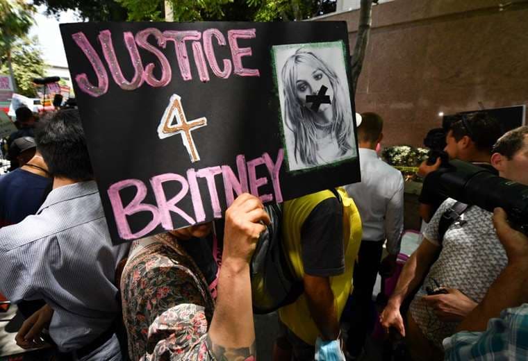 "¡Renuncio!", dice Britney Spears con furia en Instagram