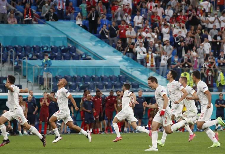 España, primera semifinalista de Eurocopa al vencer en penales a Suiza