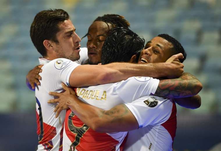 Perú gana pulso en los penales y es primer semifinalista de Copa América