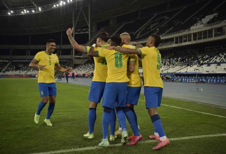 Brasil se encamina a semifinales con apretado triunfo ante Chile