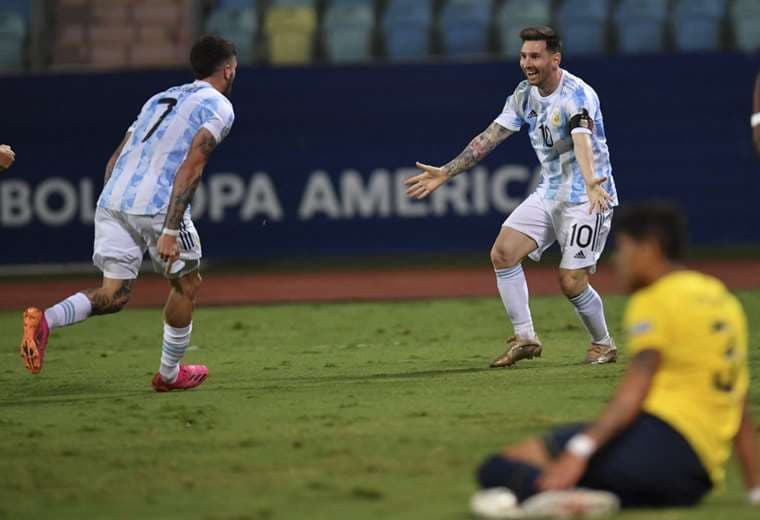 Argentina alcanza las semifinales con cómoda victoria ante Ecuador