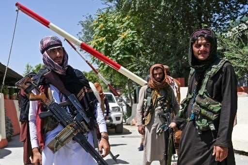 Kabul vuelve a la vida entre temor y desconfianza al nuevo régimen talibán
