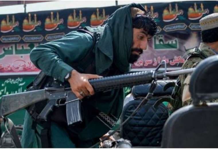 La "cacería puerta a puerta" que iniciaron los talibanes contra "colaboradores de Occidente"