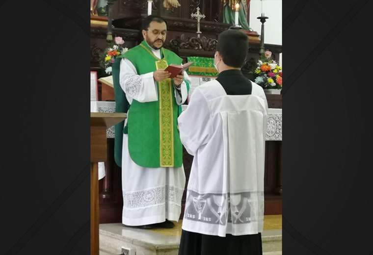 Suspenden seis meses a sacerdote Sixto Varela por desobediencia