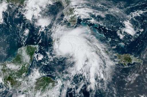 Costa este de EE.UU. se prepara para el "extremadamente peligroso" huracán Ida