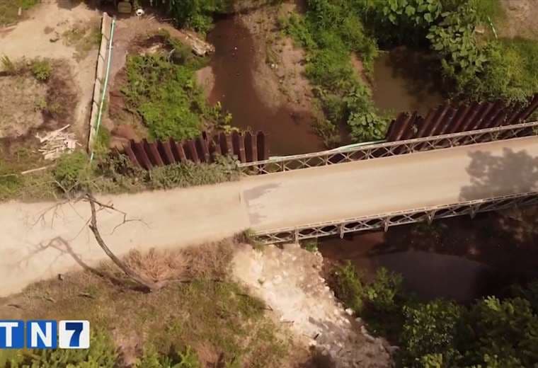 Tres puentes quedaron abandonados hace año y medio en Guanacaste
