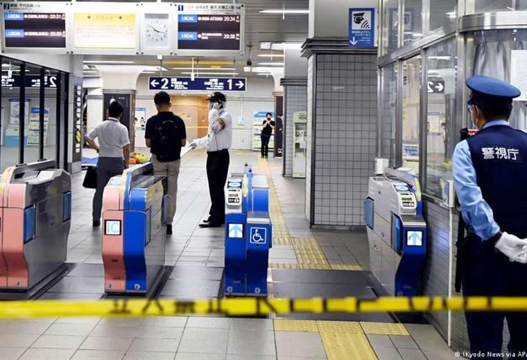 Tokio refuerza la seguridad tras un ataque en tren urbano