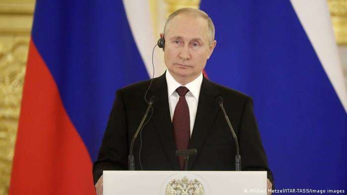 Putin ordena a su ejército entrar en los territorios prorrusos de Ucrania