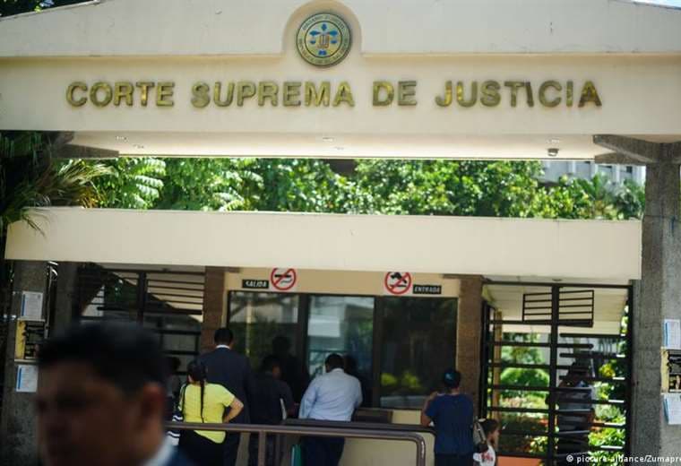 El Salvador: más de 200 jueces cesados obligados a dejar su cargo en 24 horas