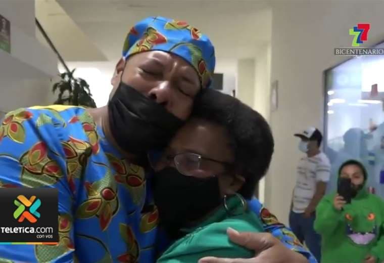 Video: limonense se reencuentra con su madre tras buscarla 48 años
