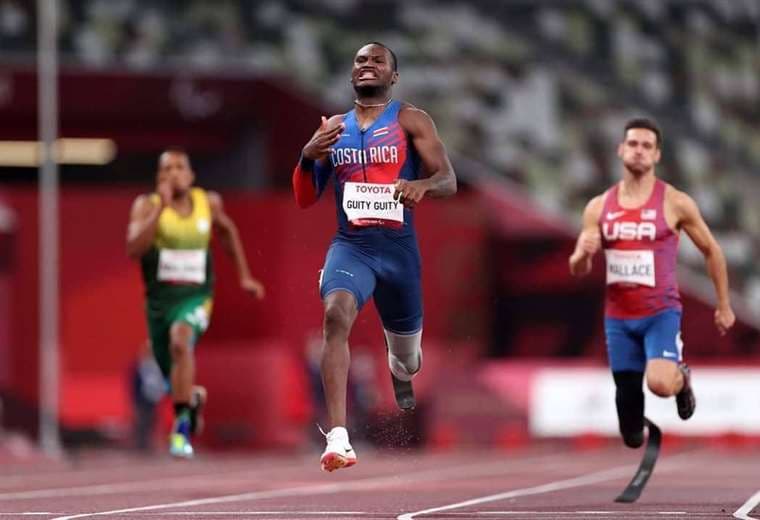 ¡Sherman Guity histórico! El para atleta se dejó el oro en la prueba de 200 m con récord paralímpico