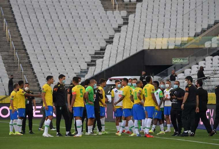 FIFA lamenta la suspensión del Brasil-Argentina y tomará una "decisión"