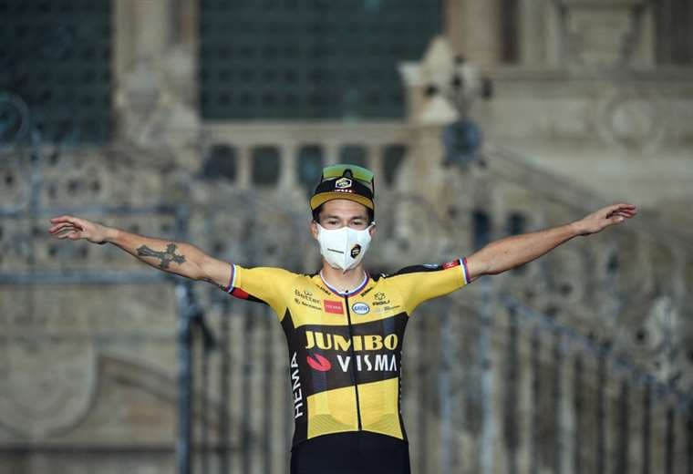 Roglic gana su tercera Vuelta a España seguida tras vencer en la crono final