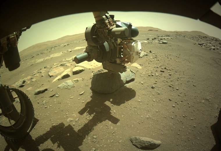 NASA confirma que rover Perseverance obtuvo fragmento de roca de Marte