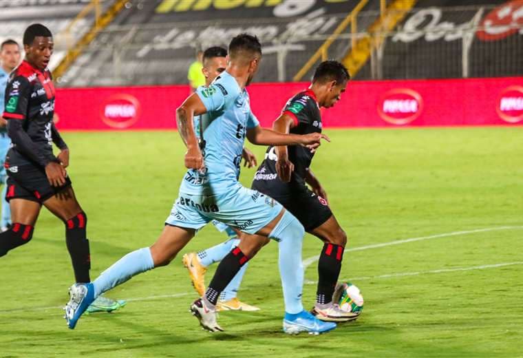 Aarón Suárez y Doryan Rodríguez lideran la Liga joven en triunfo 2-0 ante Jicaral