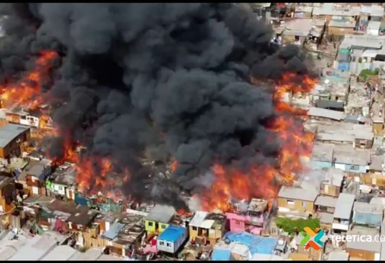 Video: incendio en Chile deja 100 viviendas quemadas y 400 damnificados