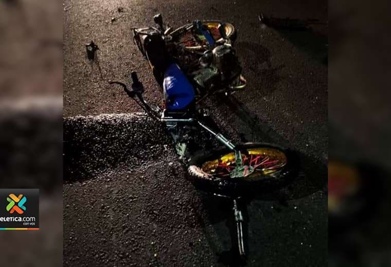 Motociclista muere tras chocar de frente contra carro en El Roble de Puntarenas