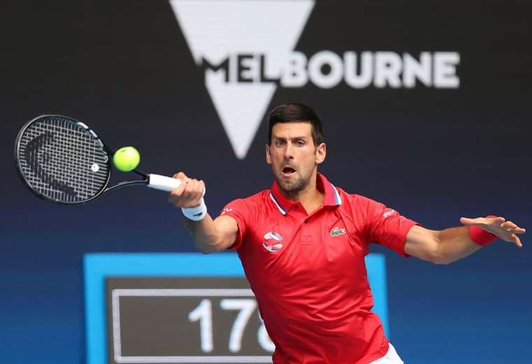 Un Djokovic pletórico brilla en Australia