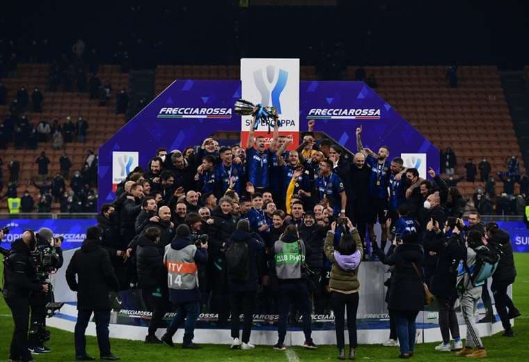 Inter de Milán se deja la Supercopa de Italia en el último suspiro