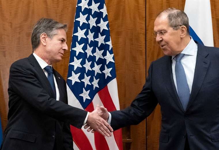 Blinken y Lavrov se reúnen en Ginebra, firmes en sus posiciones sobre Ucrania