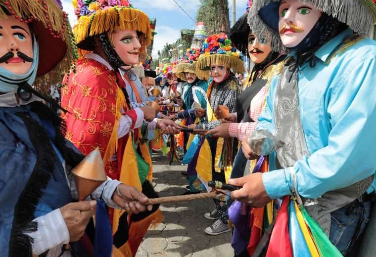 Nicaragüenses celebran masiva fiesta religiosa en medio de la pandemia
