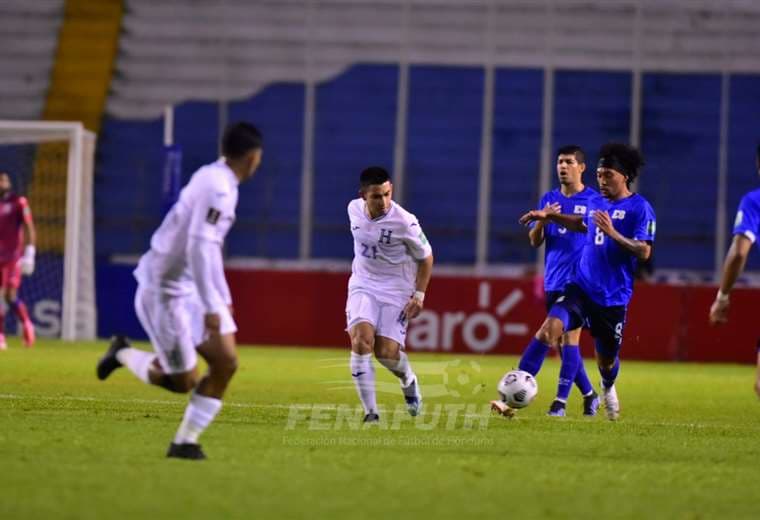 Selección de Honduras recibió a El Salvador. Foto: Fenafuth