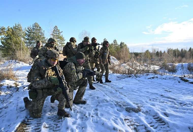 Rusia anuncia retirada de algunas de sus tropas de frontera con Ucrania